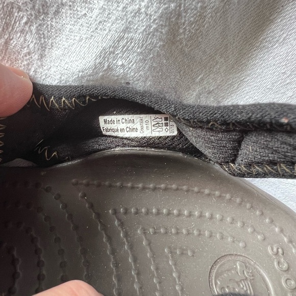 Crocs Chocolate Brown Clogs men's size 10. Breathable, ankle strap. - Picture 6 of 6